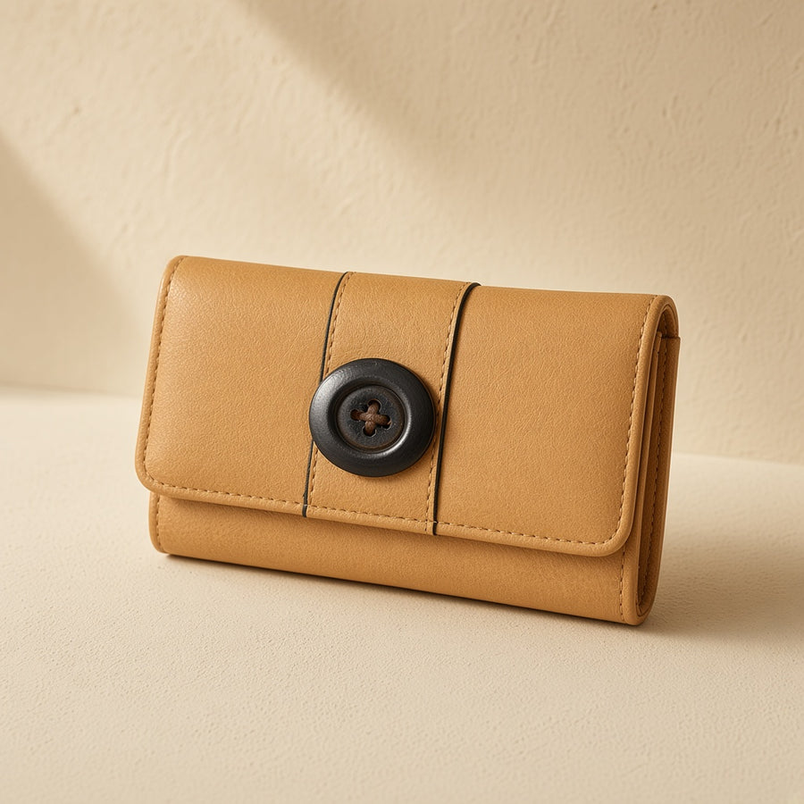 Bottone Trifold Purse — Cuovelle studio shot