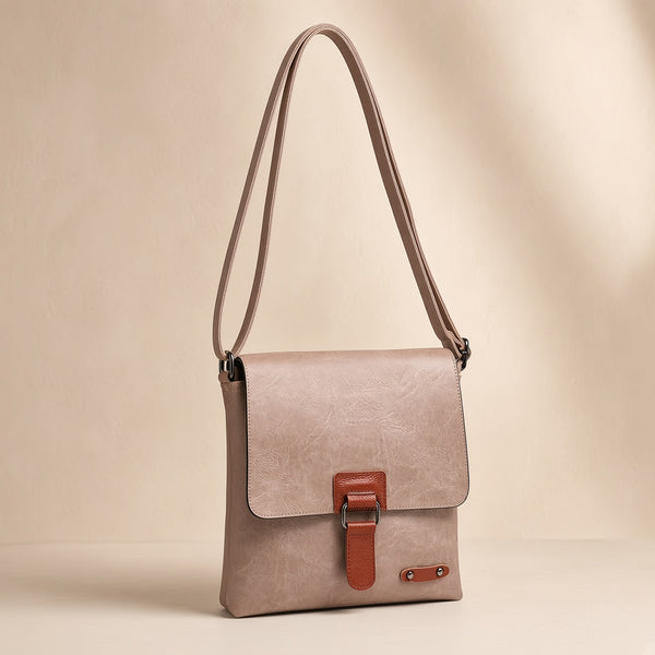 Fibbia Crossbody — Cuovelle studio shot