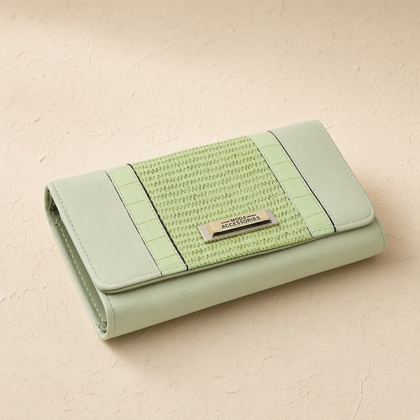 Intreccio Trifold Purse — Cuovelle studio shot