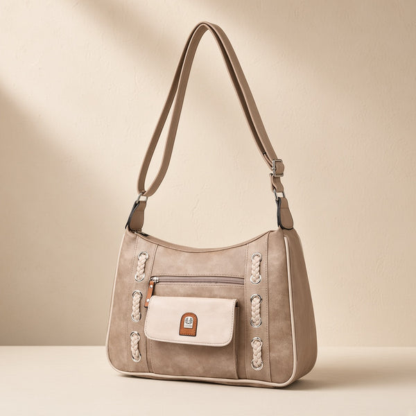 Luna Hobo — Cuovelle studio shot