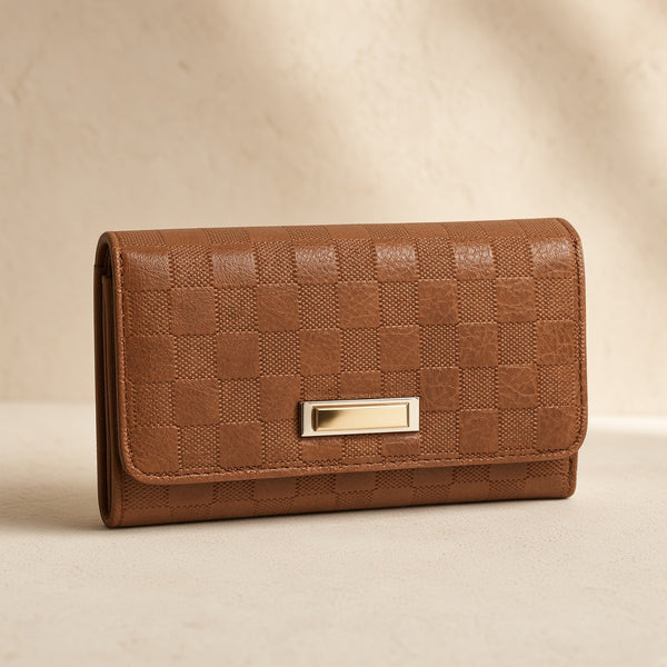 Quadro Trifold Purse — Cuovelle studio shot